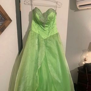 Beautiful Green Ballgown, Prom Dress, Quinceanera, Formal Dress